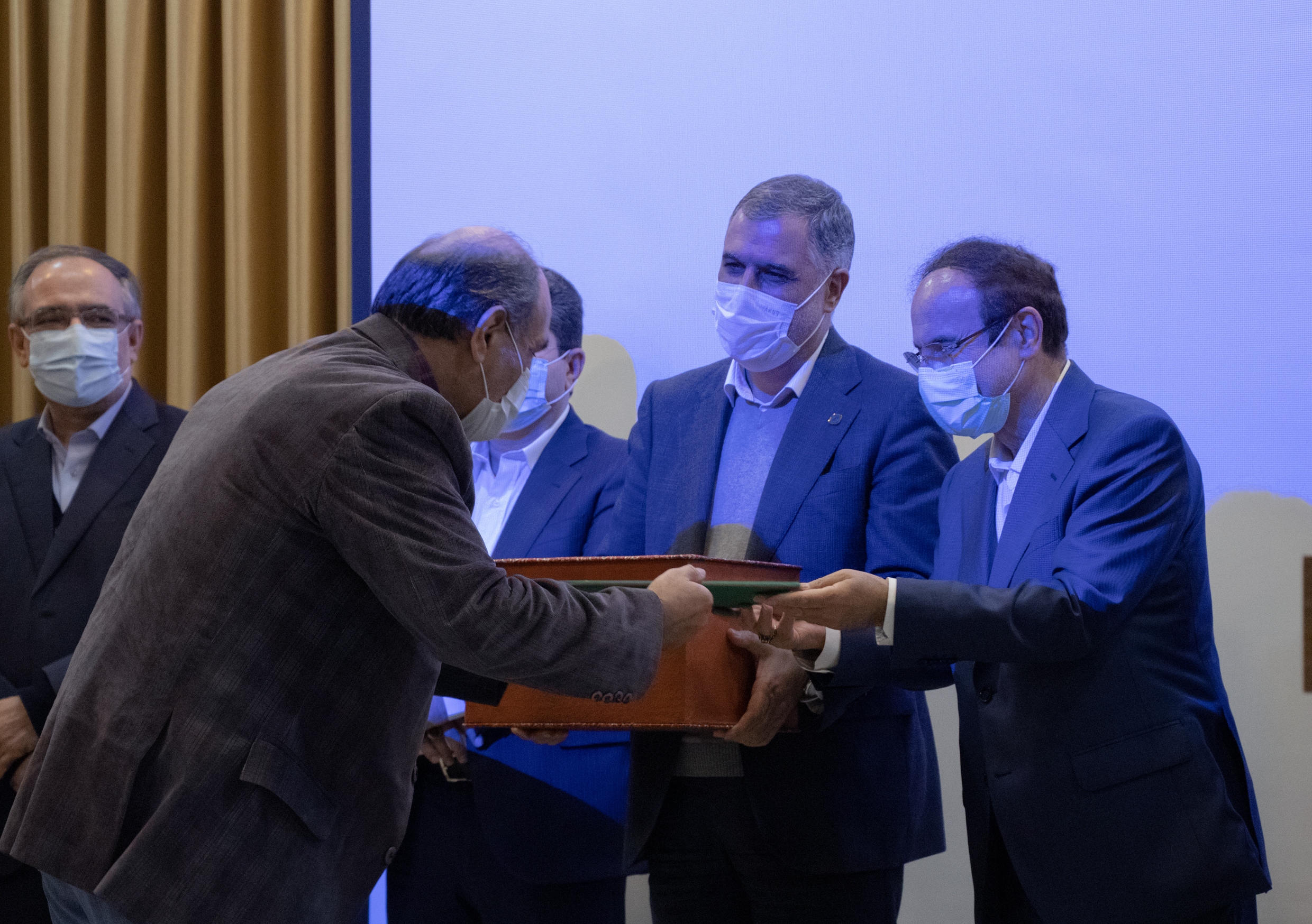 بازدید مدیران ارشد صنعت بیمه از شعبه بیمه کارآفرین در استان آذربایجان غربی و همایش برترین های شبکه فروش