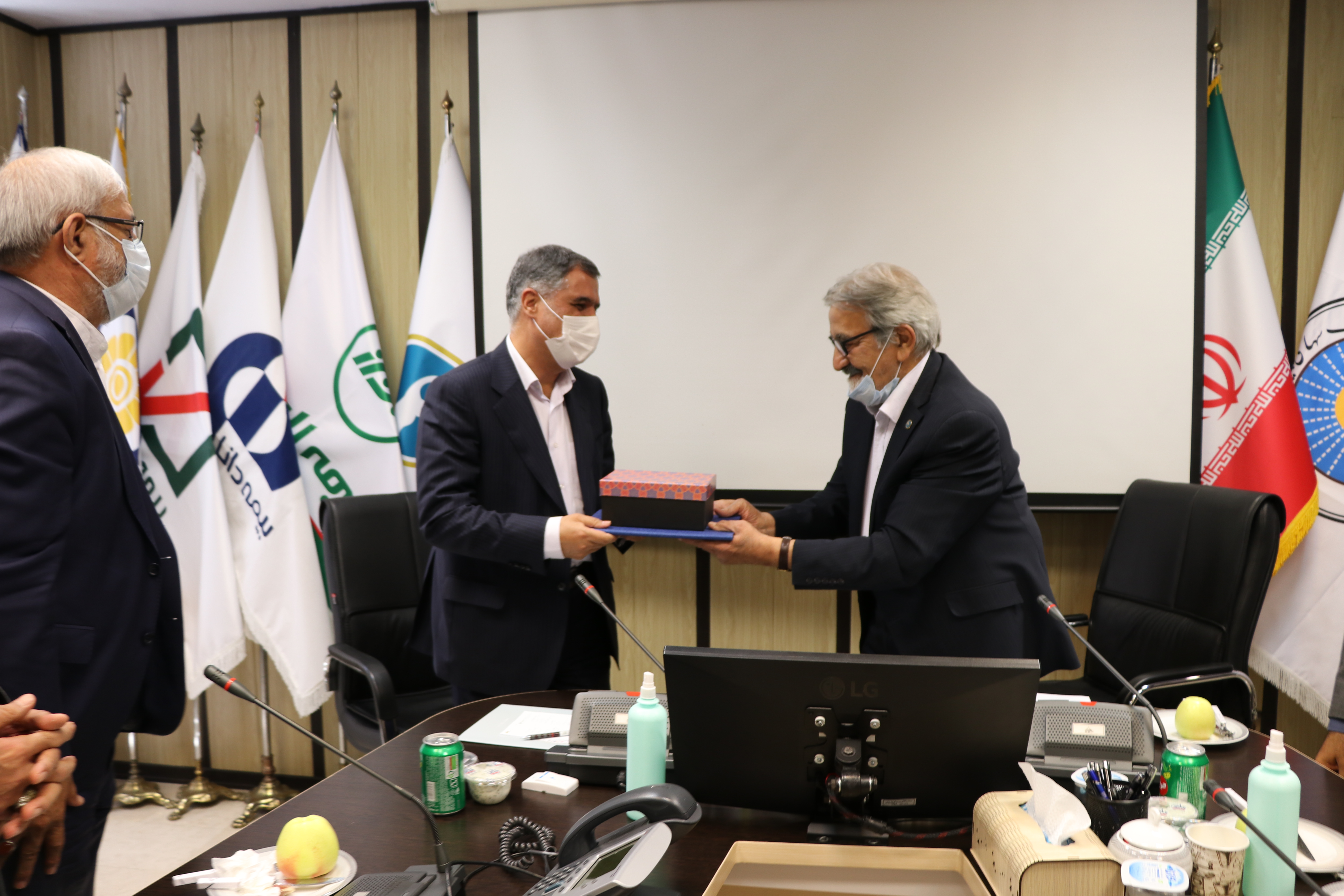 تقدیر کارکنان سندیکای بیمه گران ایران از دبیرکل