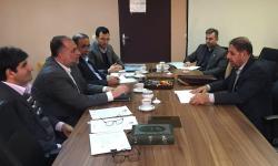در دیدار دبیرکل سندیکای بیمه گران با عضو حقوقدان شورای نگهبان مطرح شد:\r\n\r\nزیان انباشته رشته بیمه شخص ثالث در 10 سال گذشته به بیش از 10 همت رسیده است.